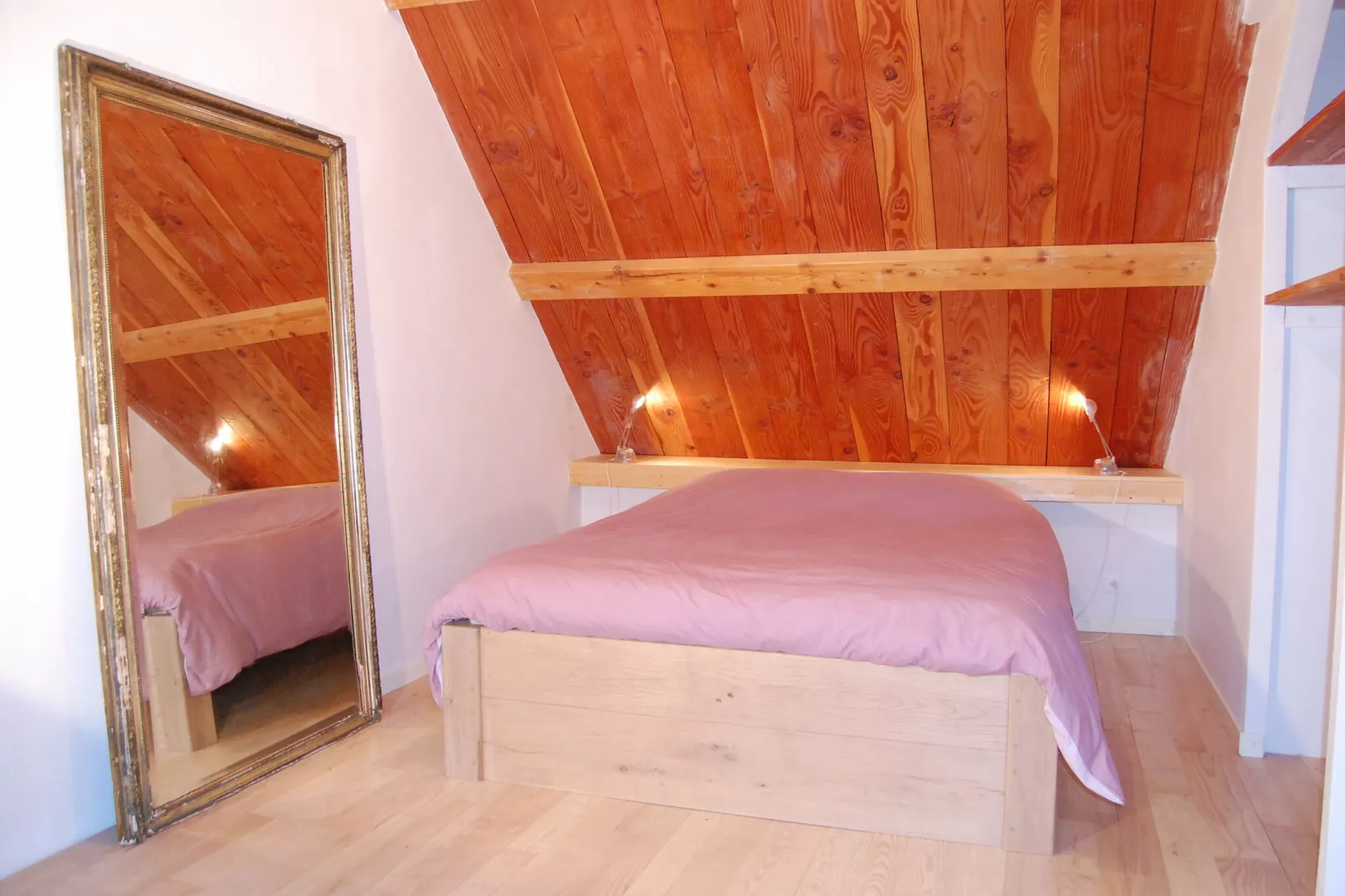Les Volets Bleus-Bedroom