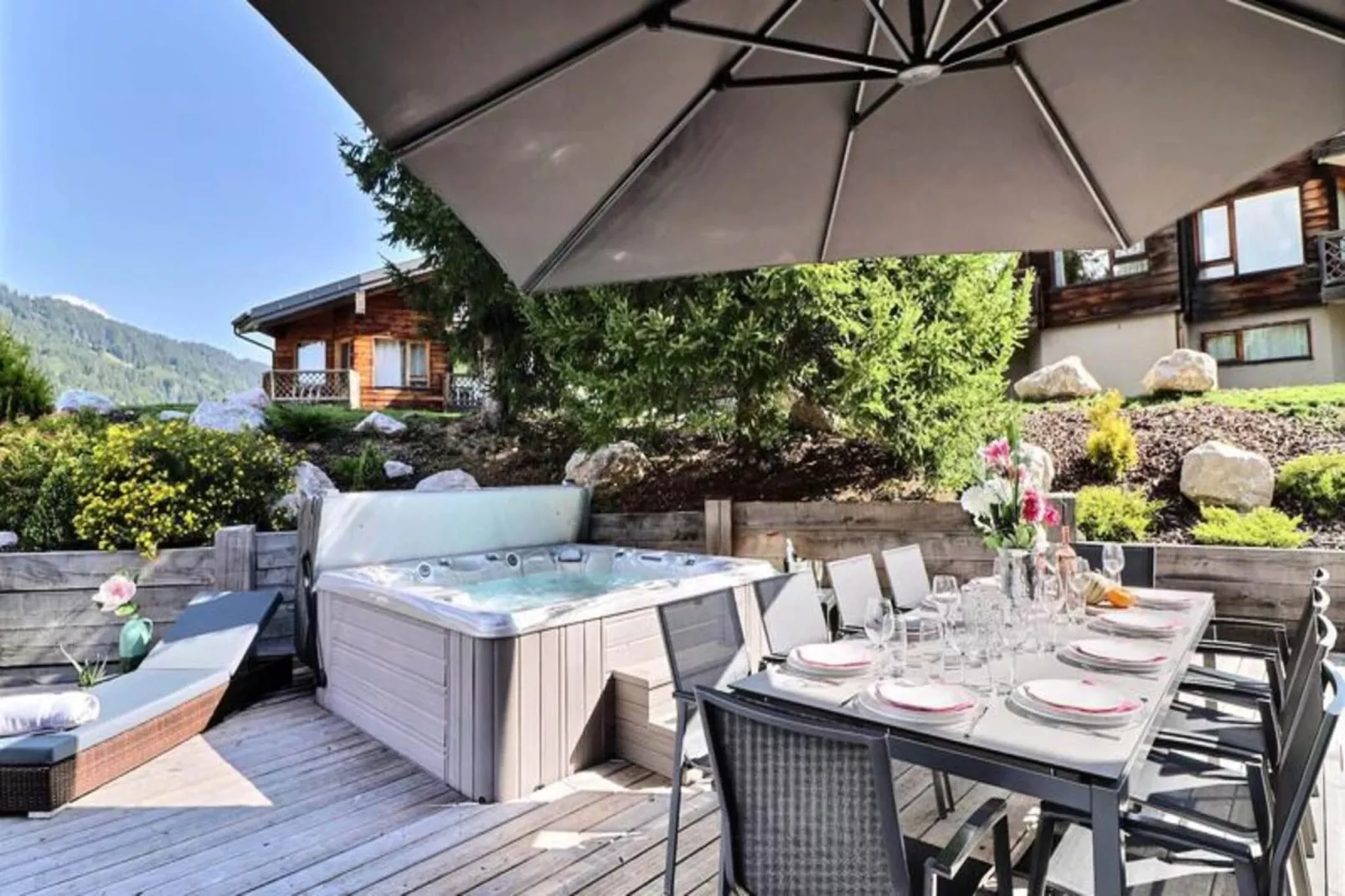 Résidence Explorer Meleze-Exterior in summer