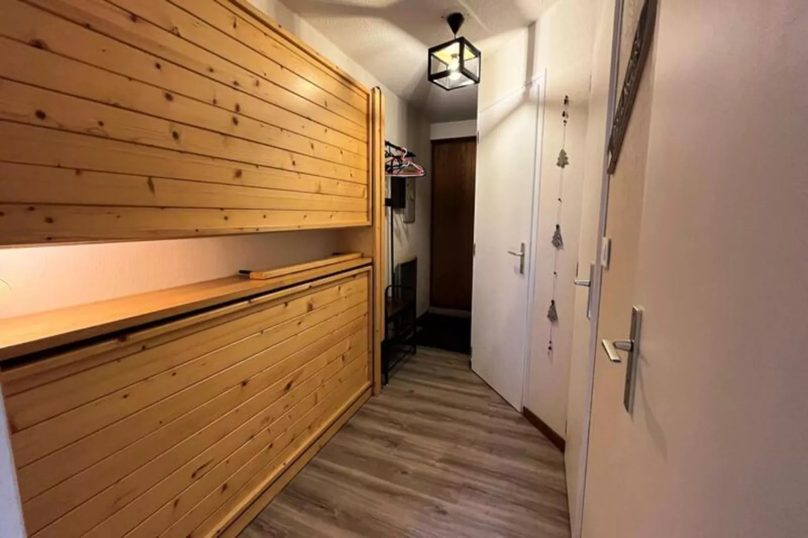 Résidence Les Perthuis-View in summer