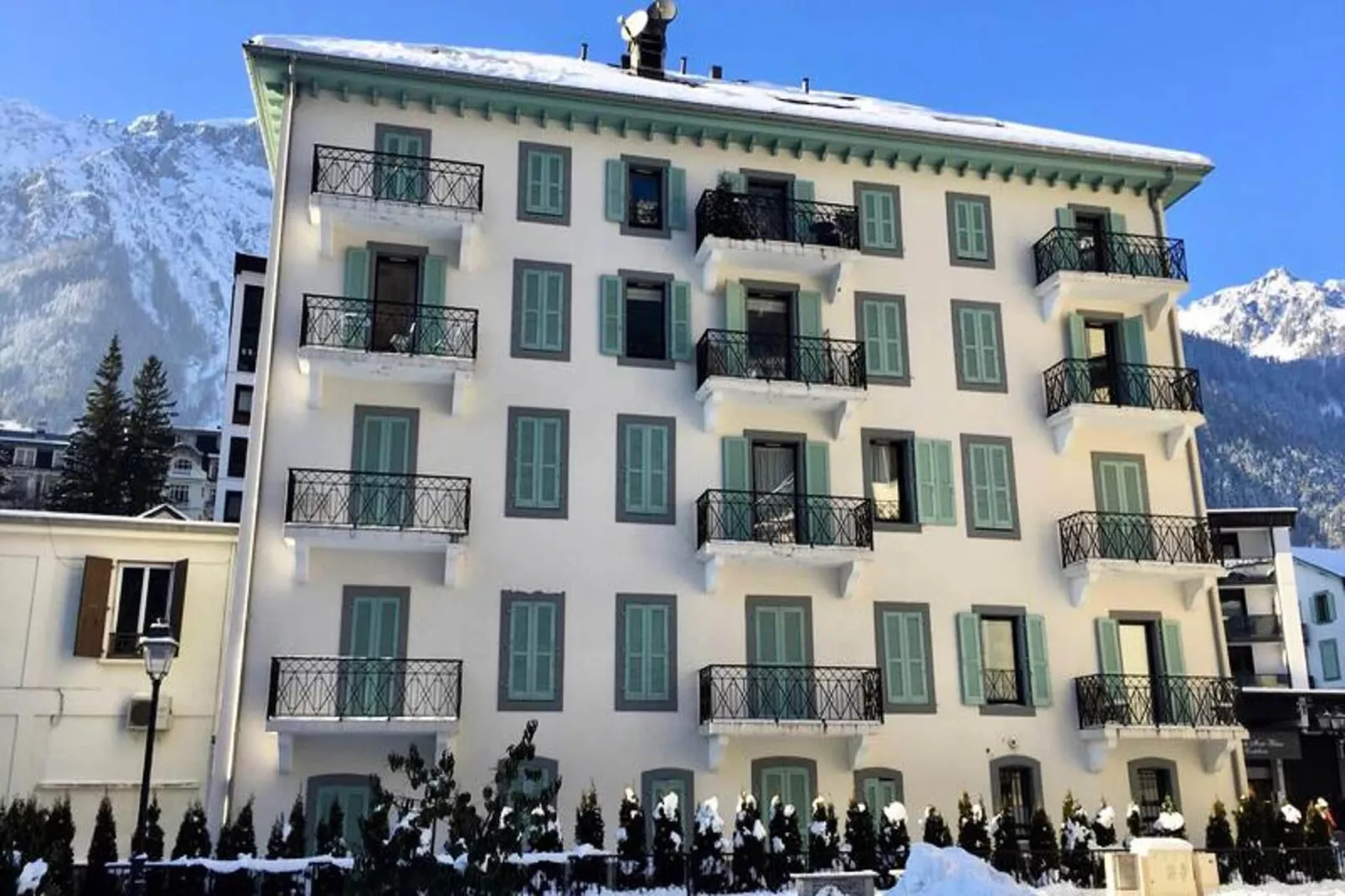 Résidence Pavilon-Exterior in summer