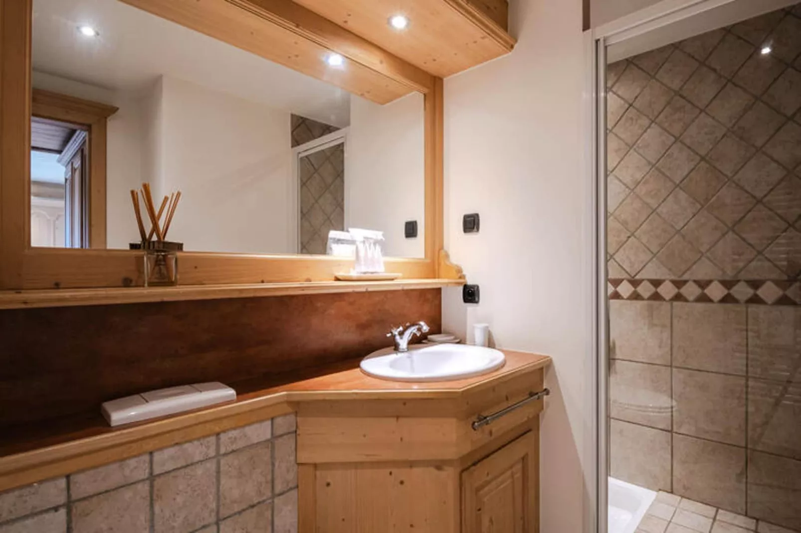 Chalets Du Savoy-Bathroom