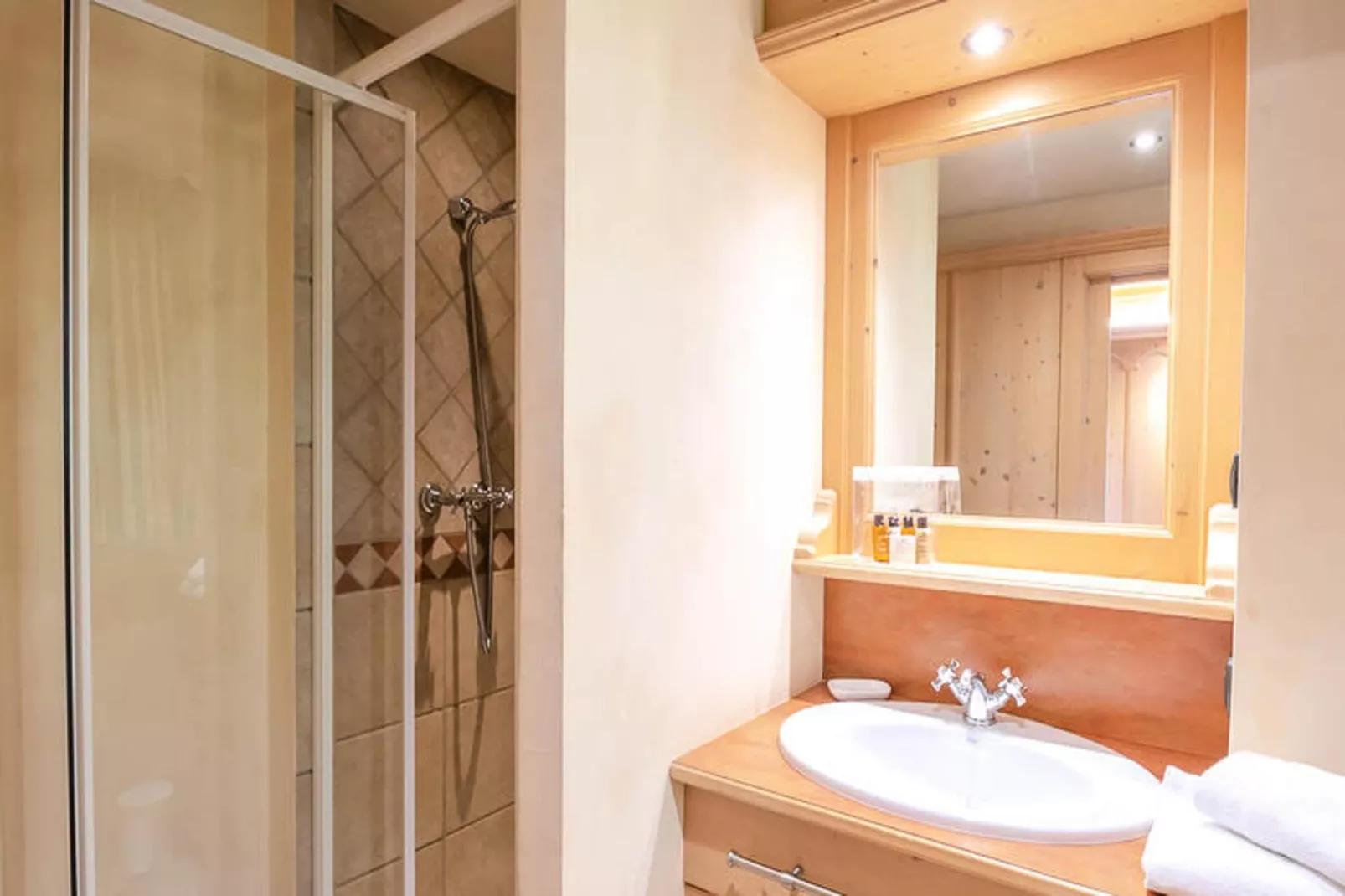 Chalets Du Savoy-Bathroom