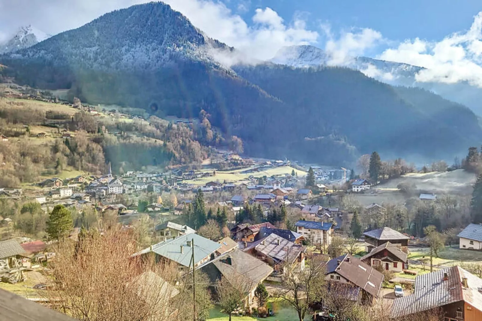 Appartements à Saint Jean d'Aulps-View in summer