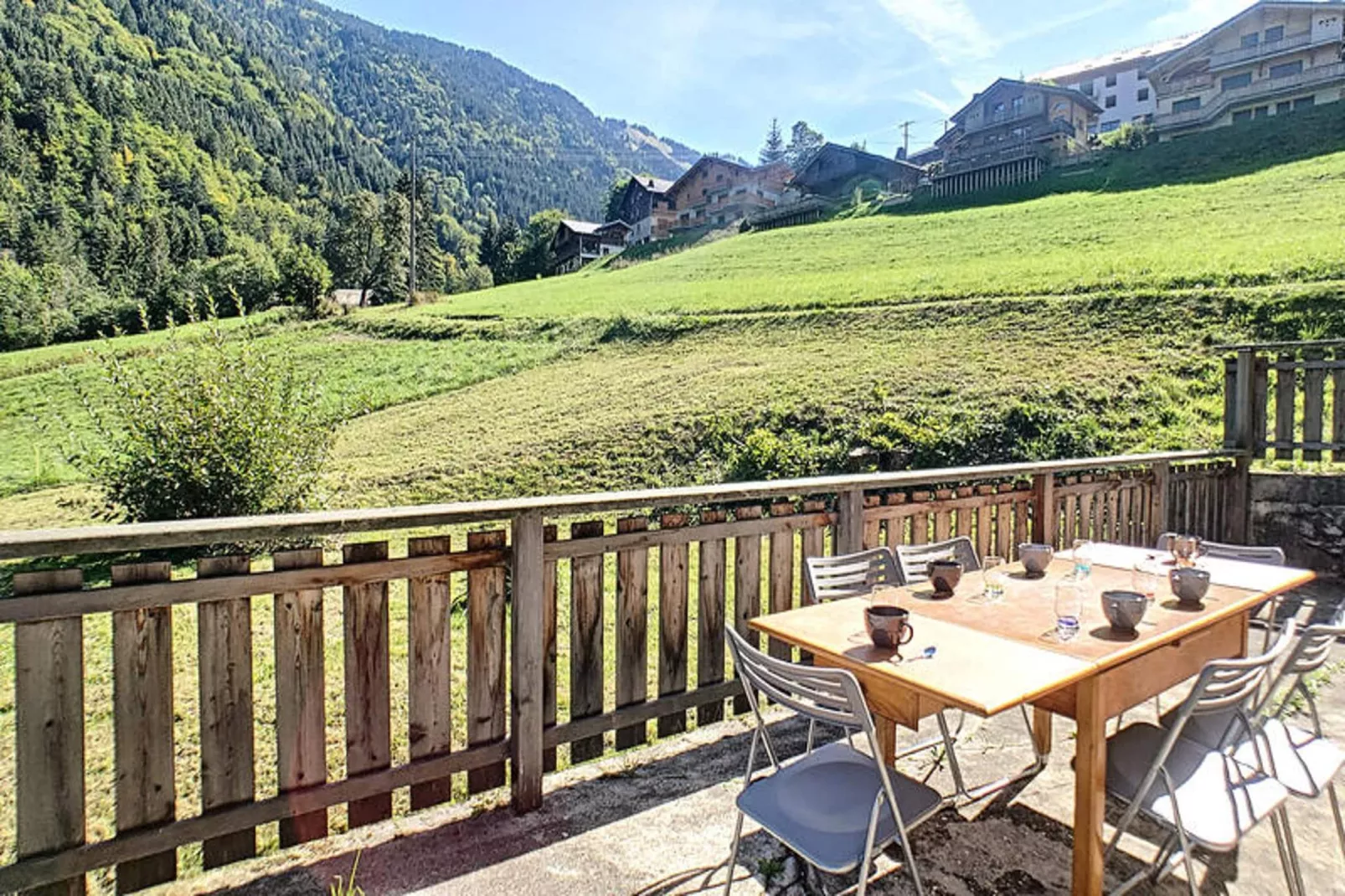Appartements à Saint Jean d'Aulps-Terrace balcony
