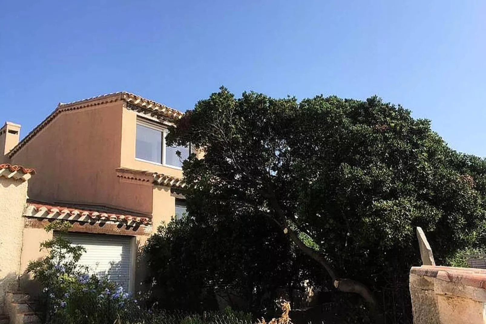 Résidence Rayolet Nord-Exterior in summer