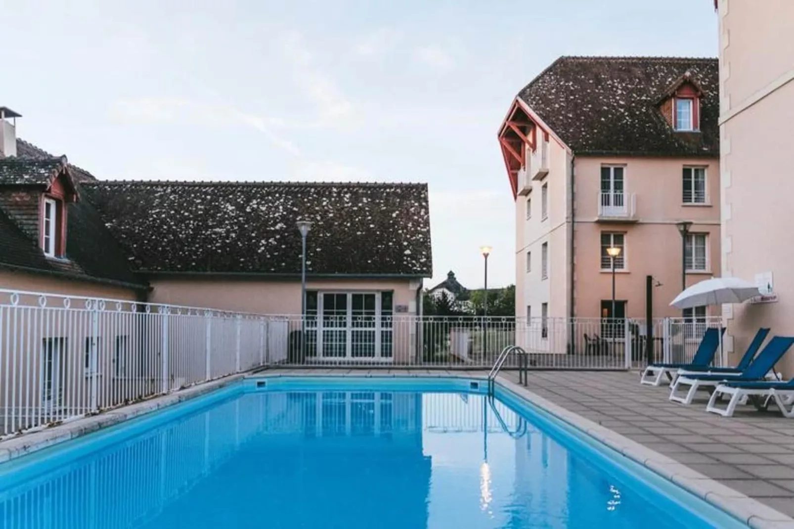 Appart'Hotel La Roche-Posay - Extérieur été