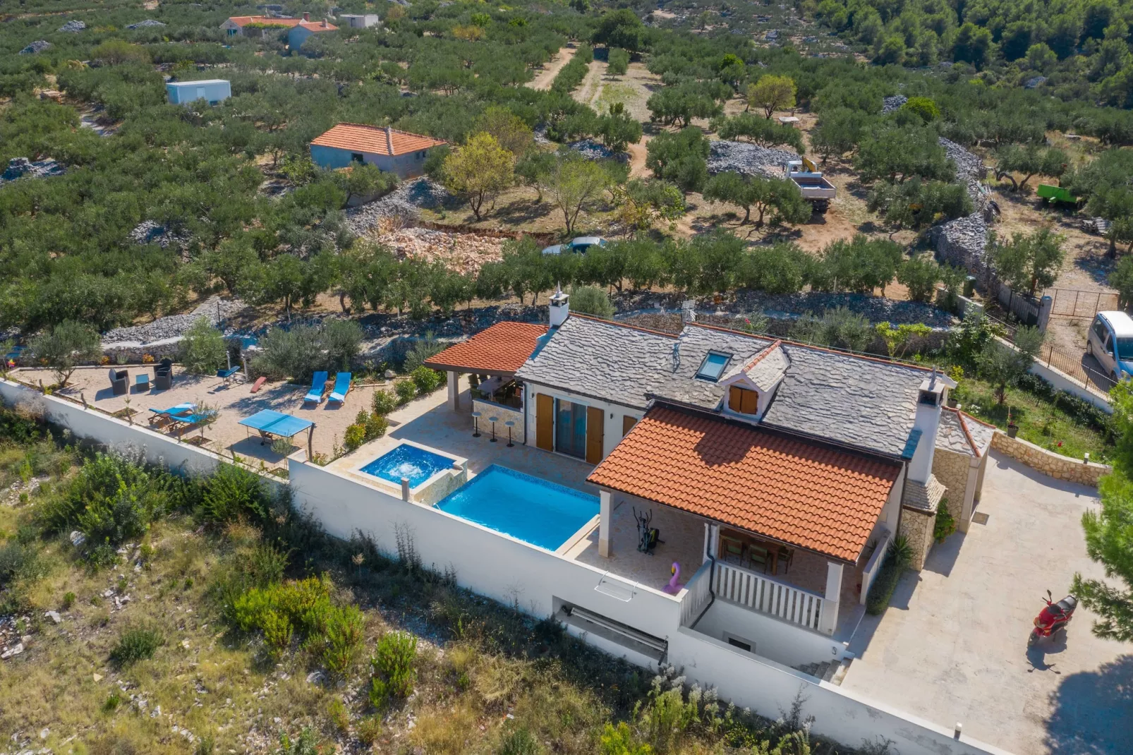 Villa Anabella - Four bedroom Villa with Swimming pool-Vue