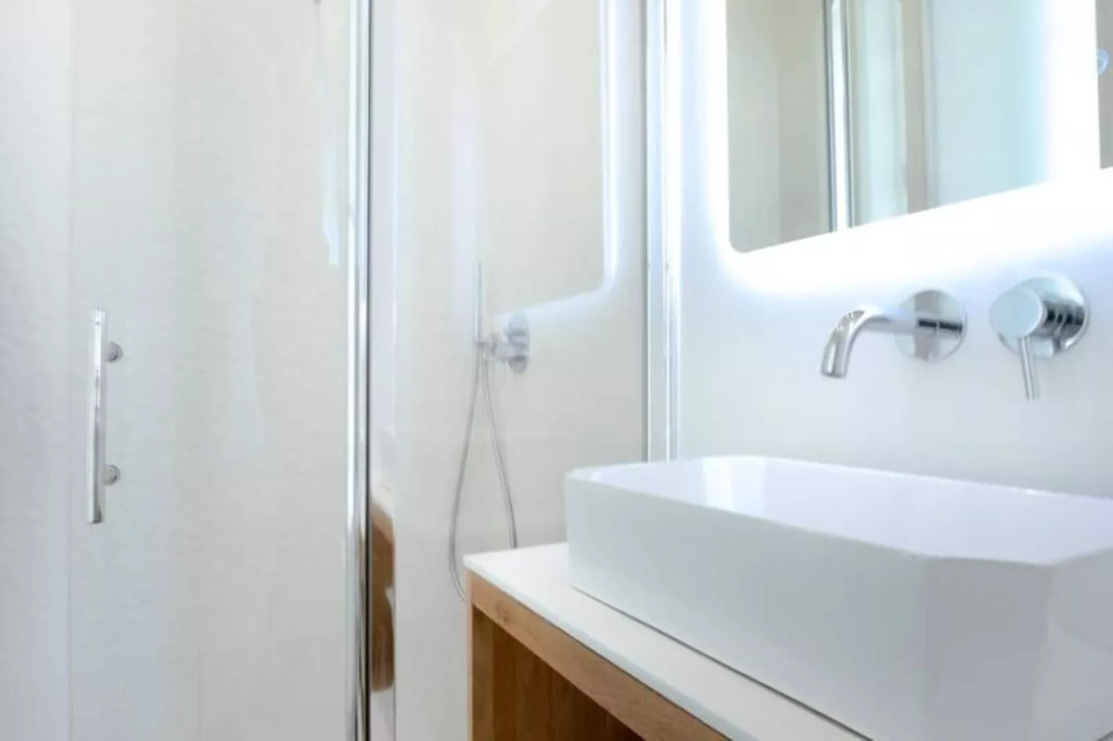 Appartement De Haut Standing Pour 6 Situ&eacute; Au Coeur Du Centre Historique-Bathroom