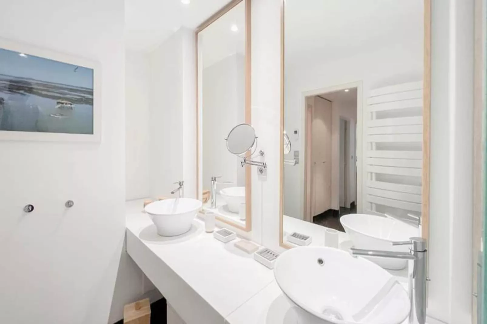 Appartement De Haut Standing Authentique Situ&eacute; Au Coeur Du Triangle D'or-Außenbereich Sommer