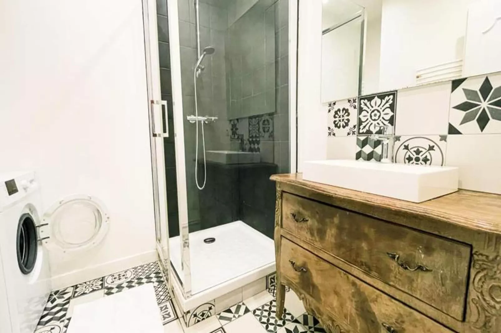 | Le Spacieux De La Gare ♟| Grand T4 Tout &eacute;quip&eacute; |gare De Grenoble-Salle de bain