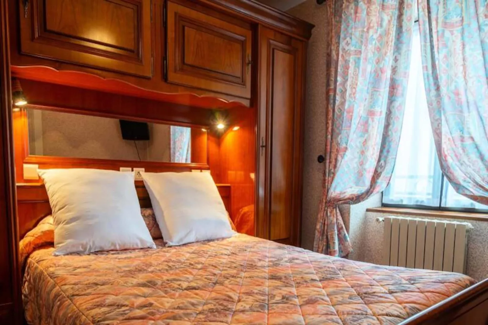 Gîte de France Bon aubrac pour 12 personnes 2 épis-Image-tags.