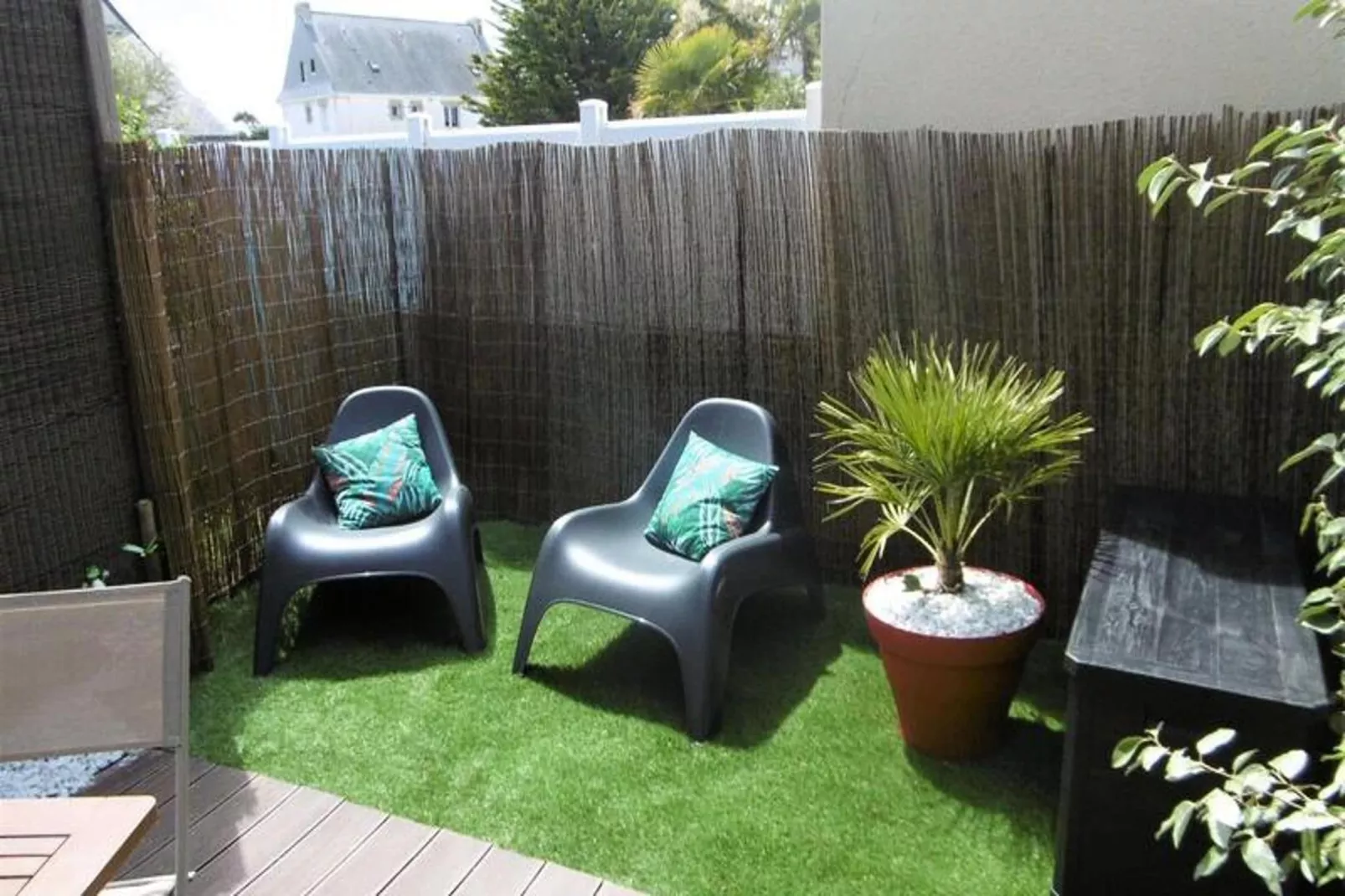 Résidence Duguay Trouin-Garten Sommer