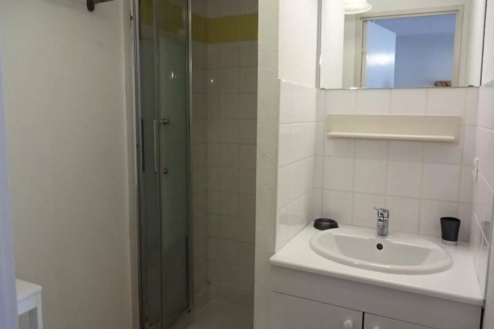 Résidence Montsegu-Salle de bain