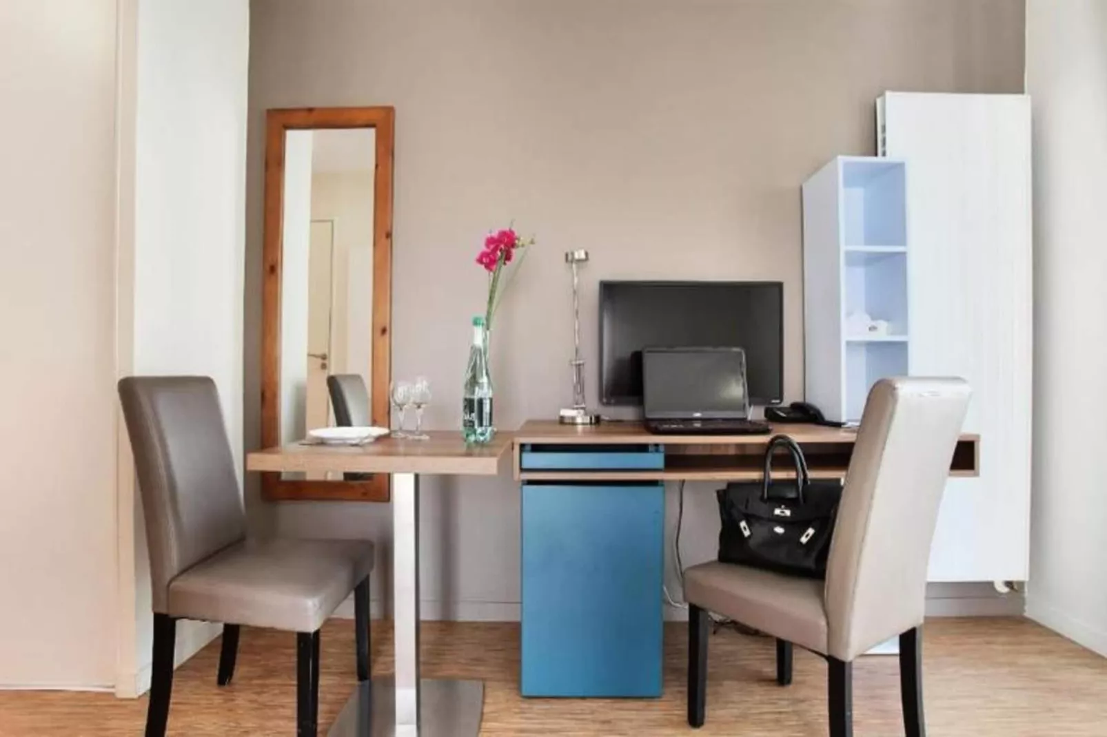 Appart'hôtel Odalys Confluence-Exterior in summer