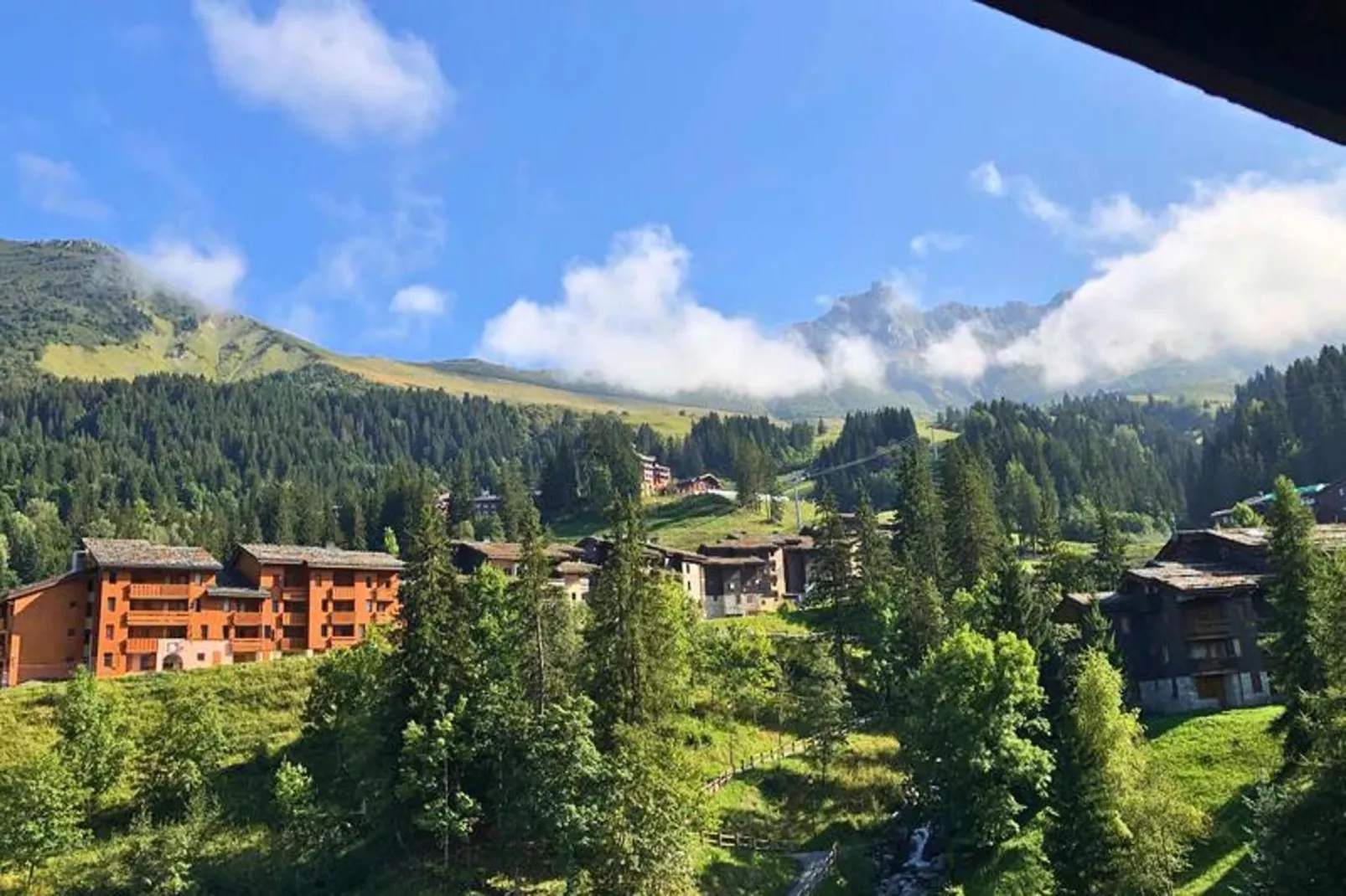 Résidence Cotes-View in summer