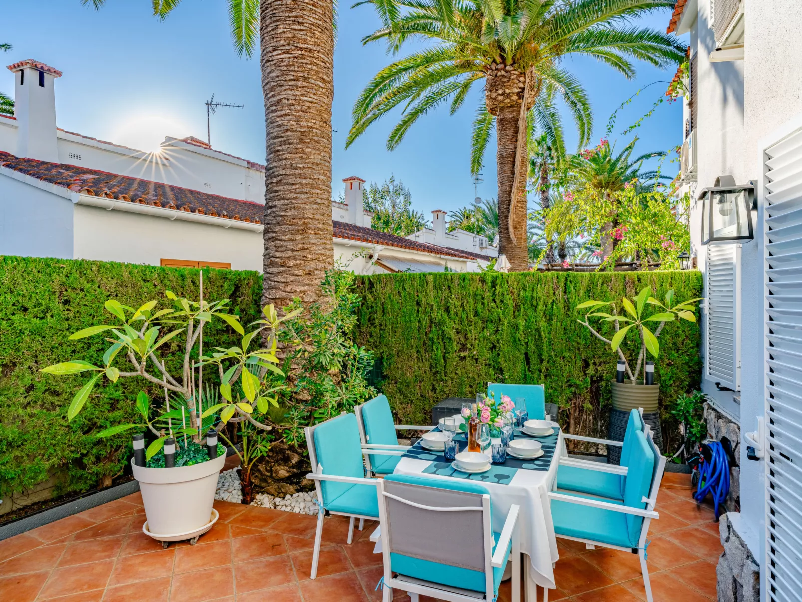 Residencia La Perla-Draußen