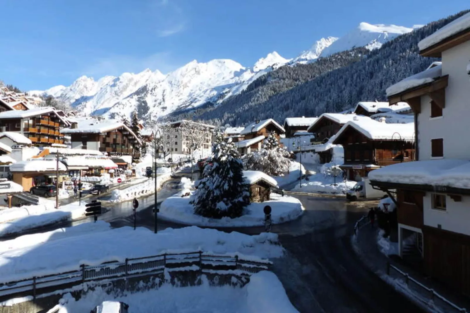 Résidence Altitude-Exterior in winter