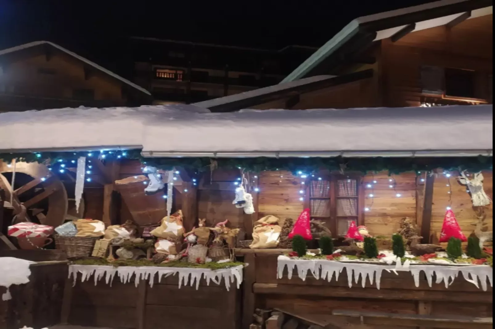 Résidence Le Perce-neige-Außenbereich Sommer