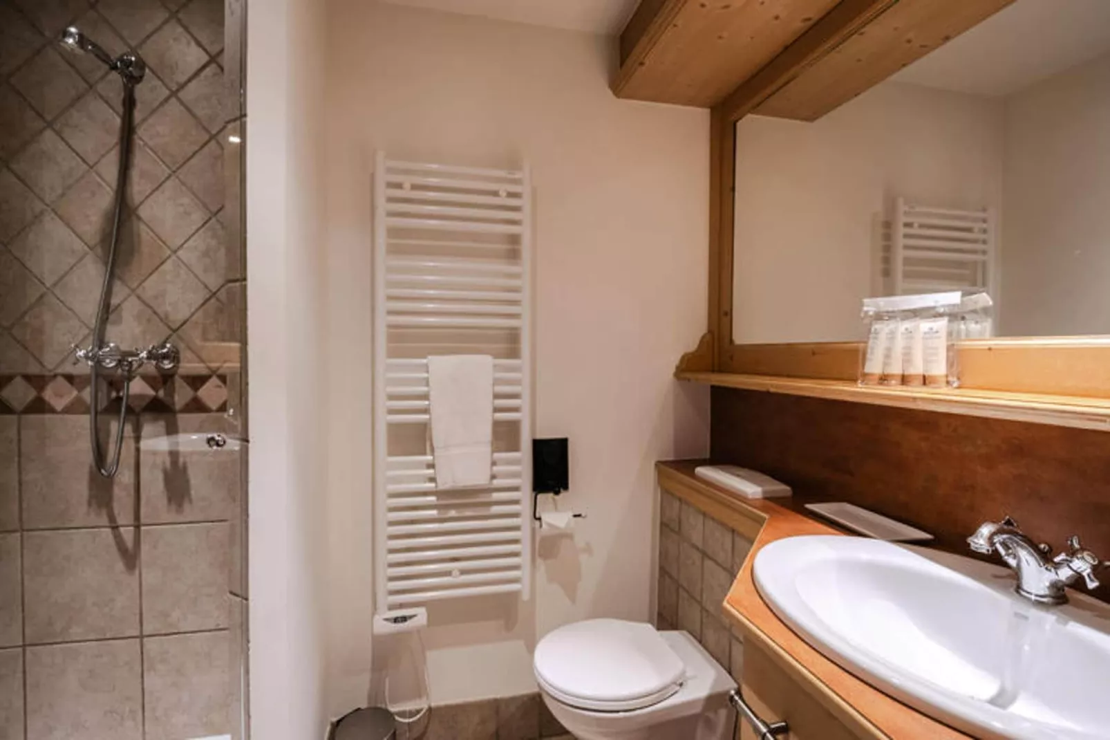 Chalets Du Savoy-Bathroom