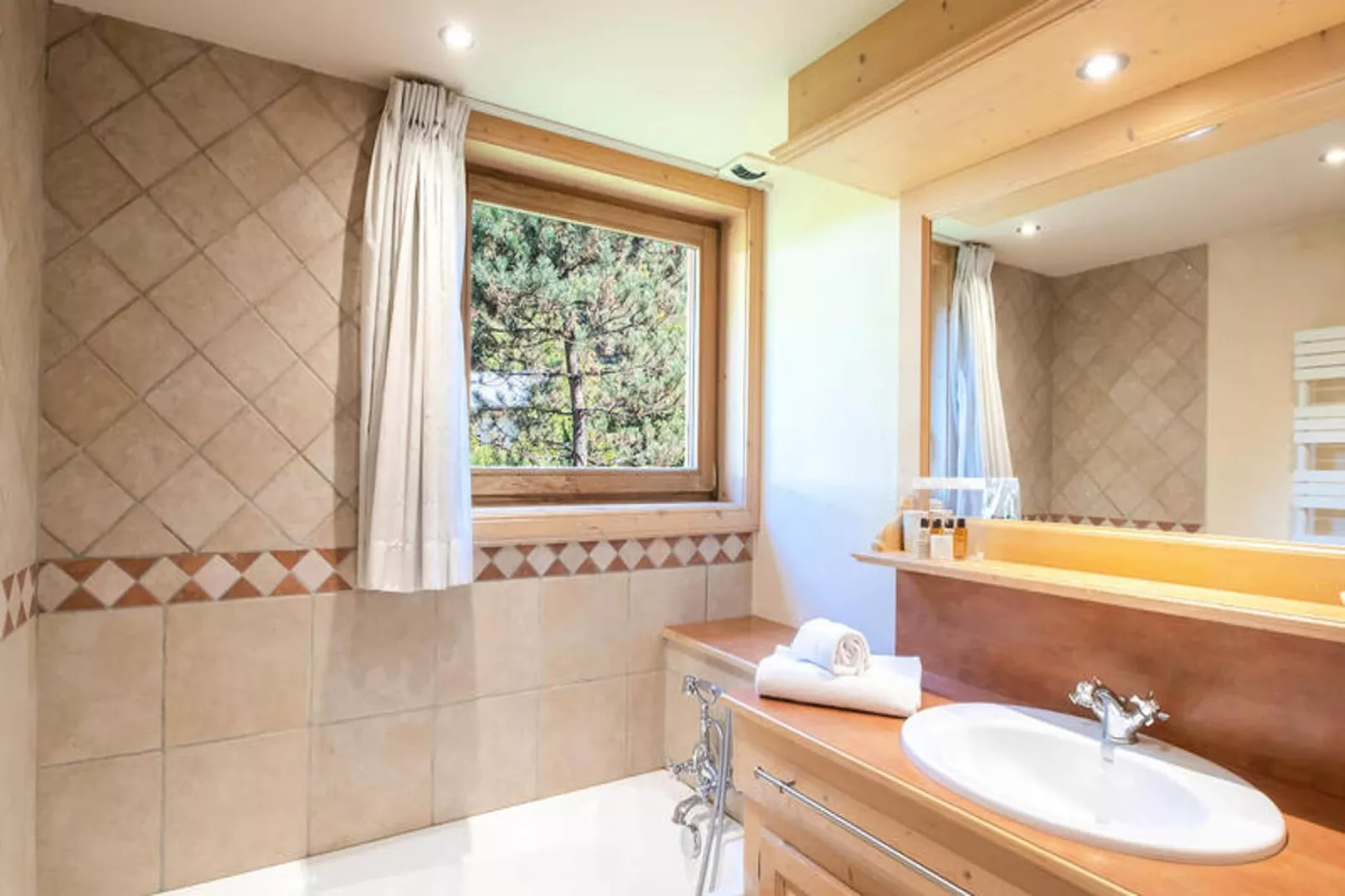 Chalets Du Savoy-Bathroom