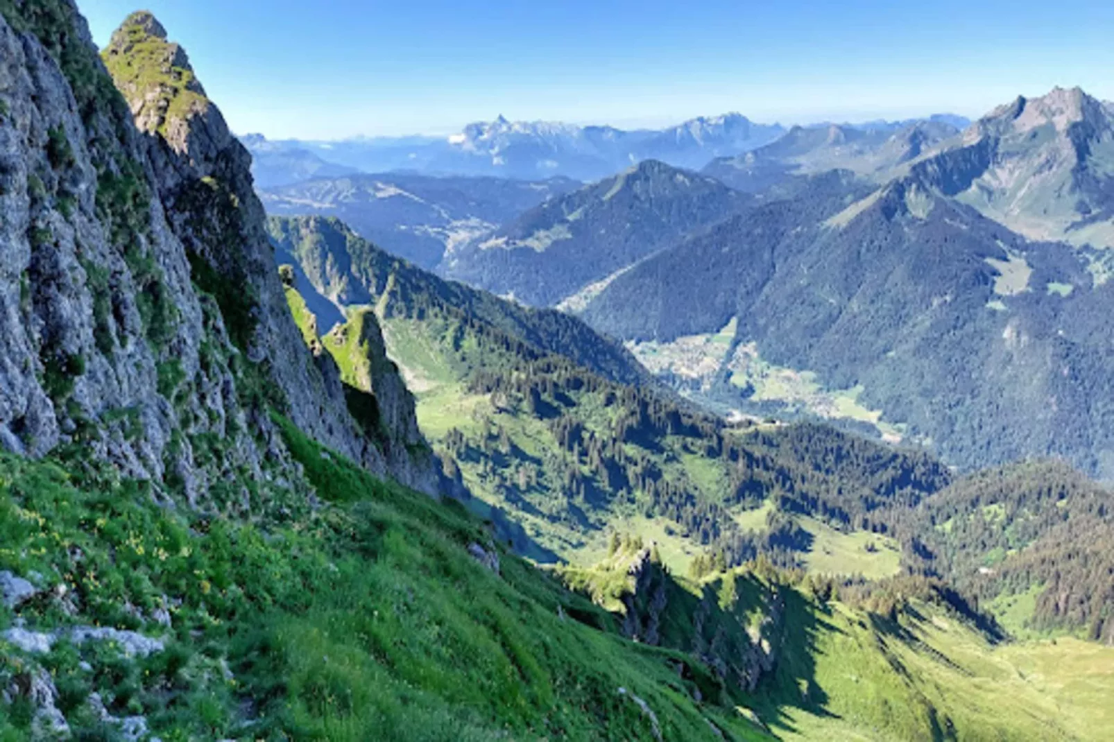 Appartements à Montriond-Areas within 5km in summer