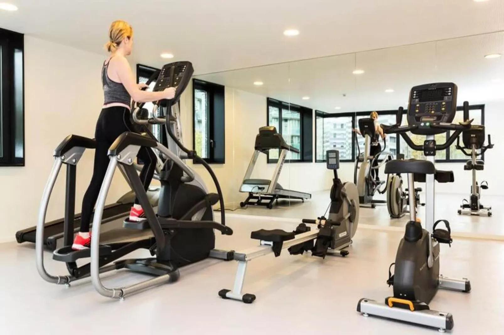 Appart'hôtel Odalys Paris XVII-Exterior in summer