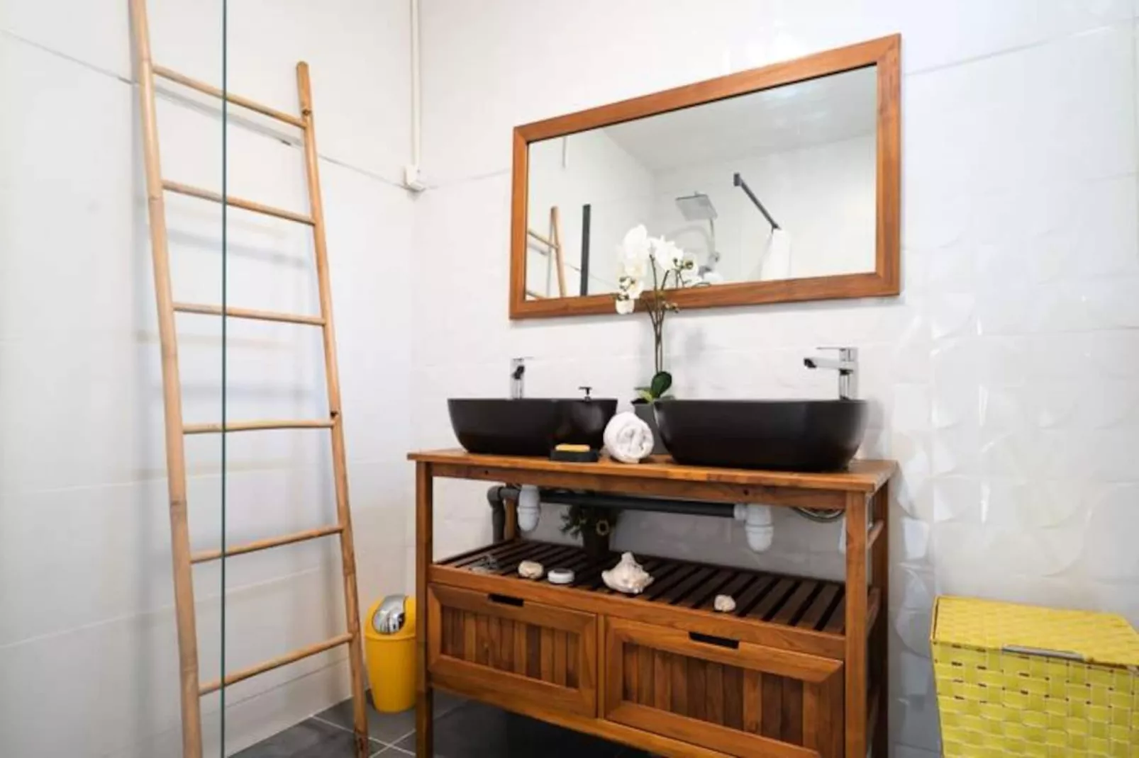 Villa Sun And Sea-Image-tags.