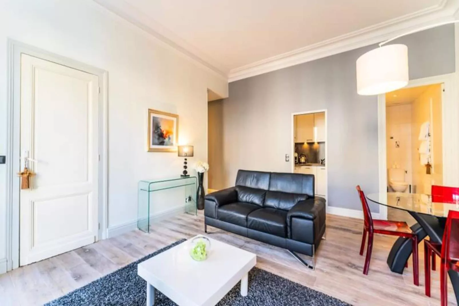 &eacute;l&eacute;gant Appartement Au C&oelig;ur Du Quartier Historique Saint-michel-Salon