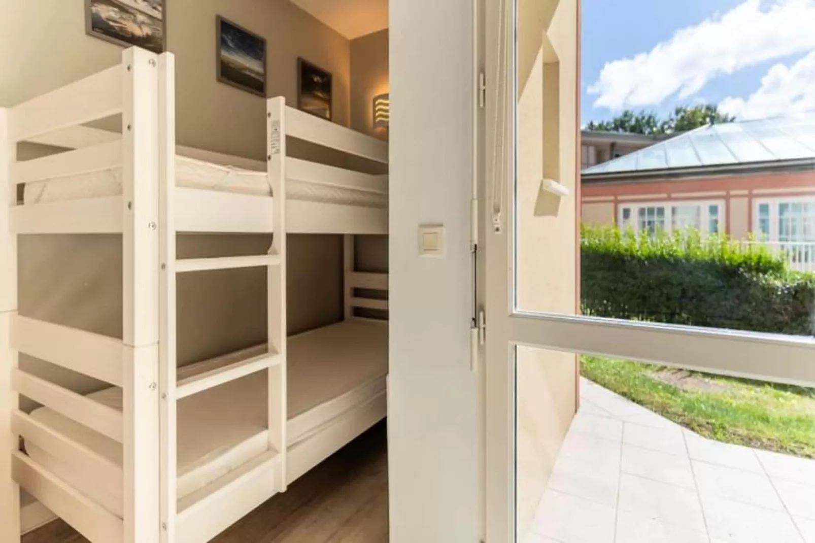 Résidence Appartement Pour 4 Pers Avec Piscine, Tennis Et  Parking 56-Exterior in summer