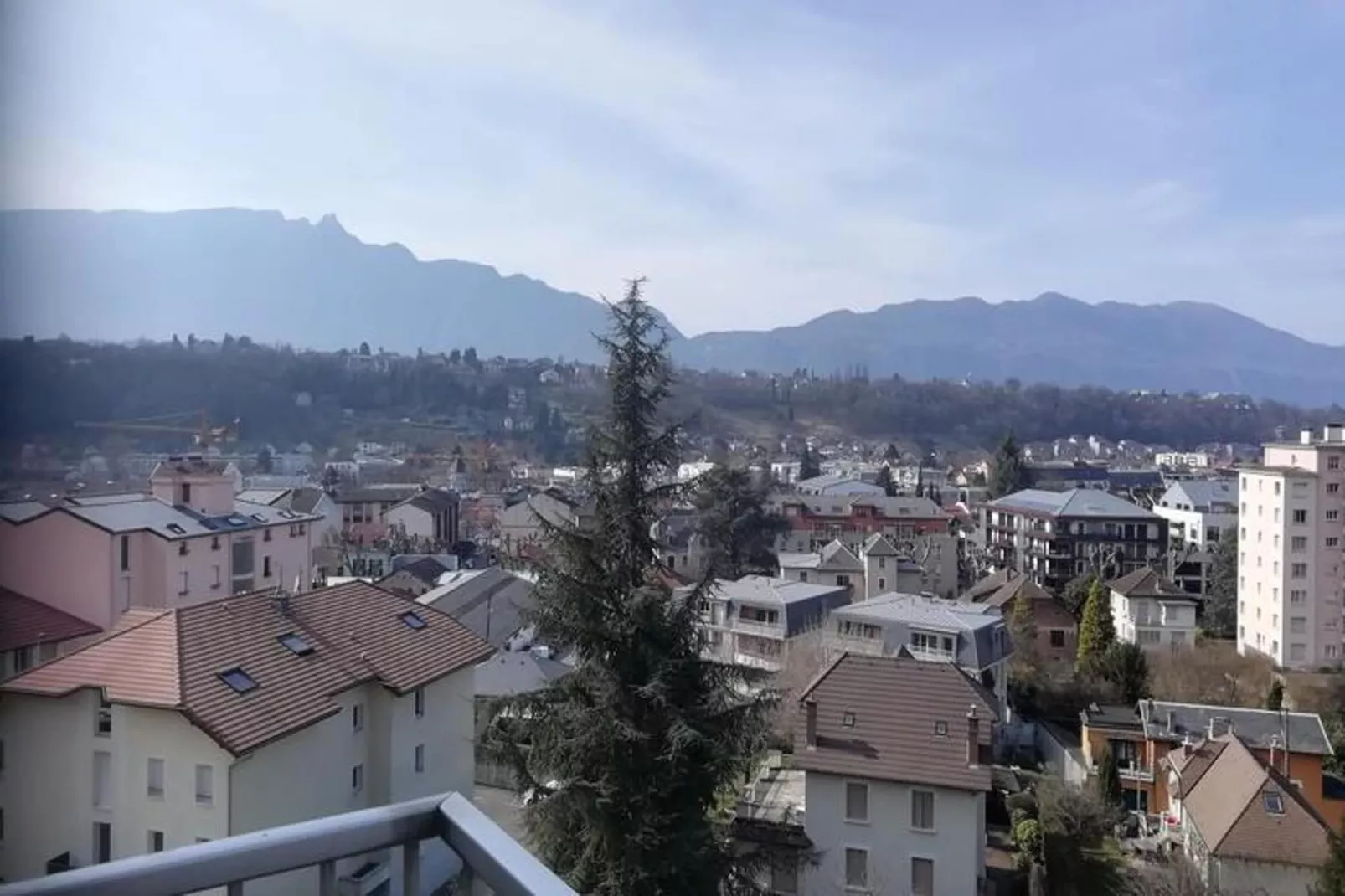 Résidence Montcalm D-View in summer