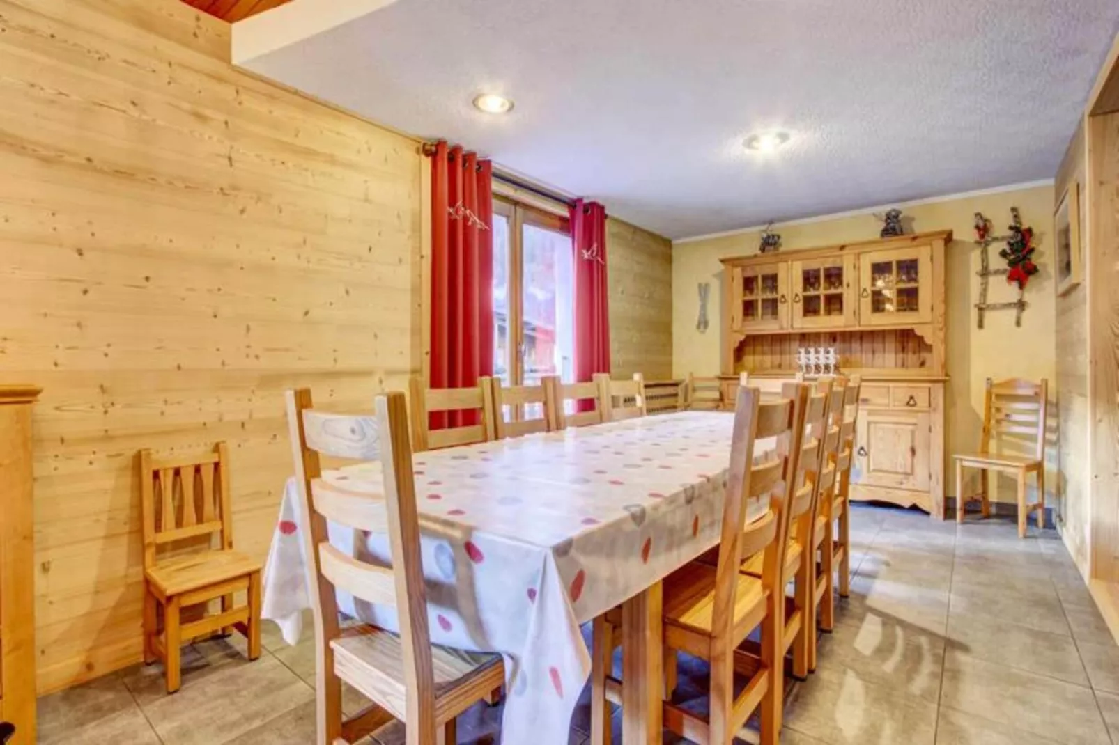 Résidence L'outo-Exterior in summer