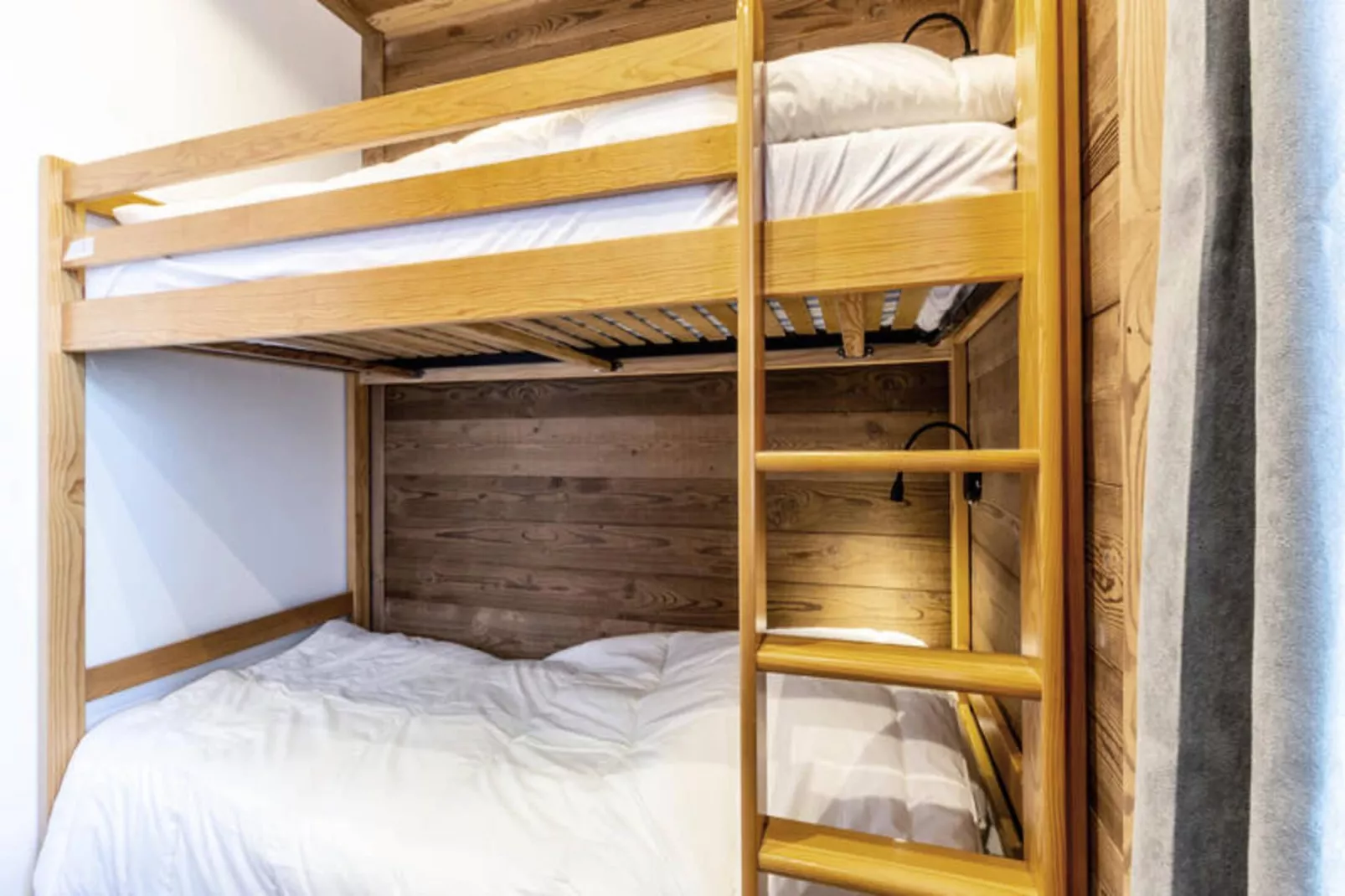 Résidence Altitude-Exterior in winter