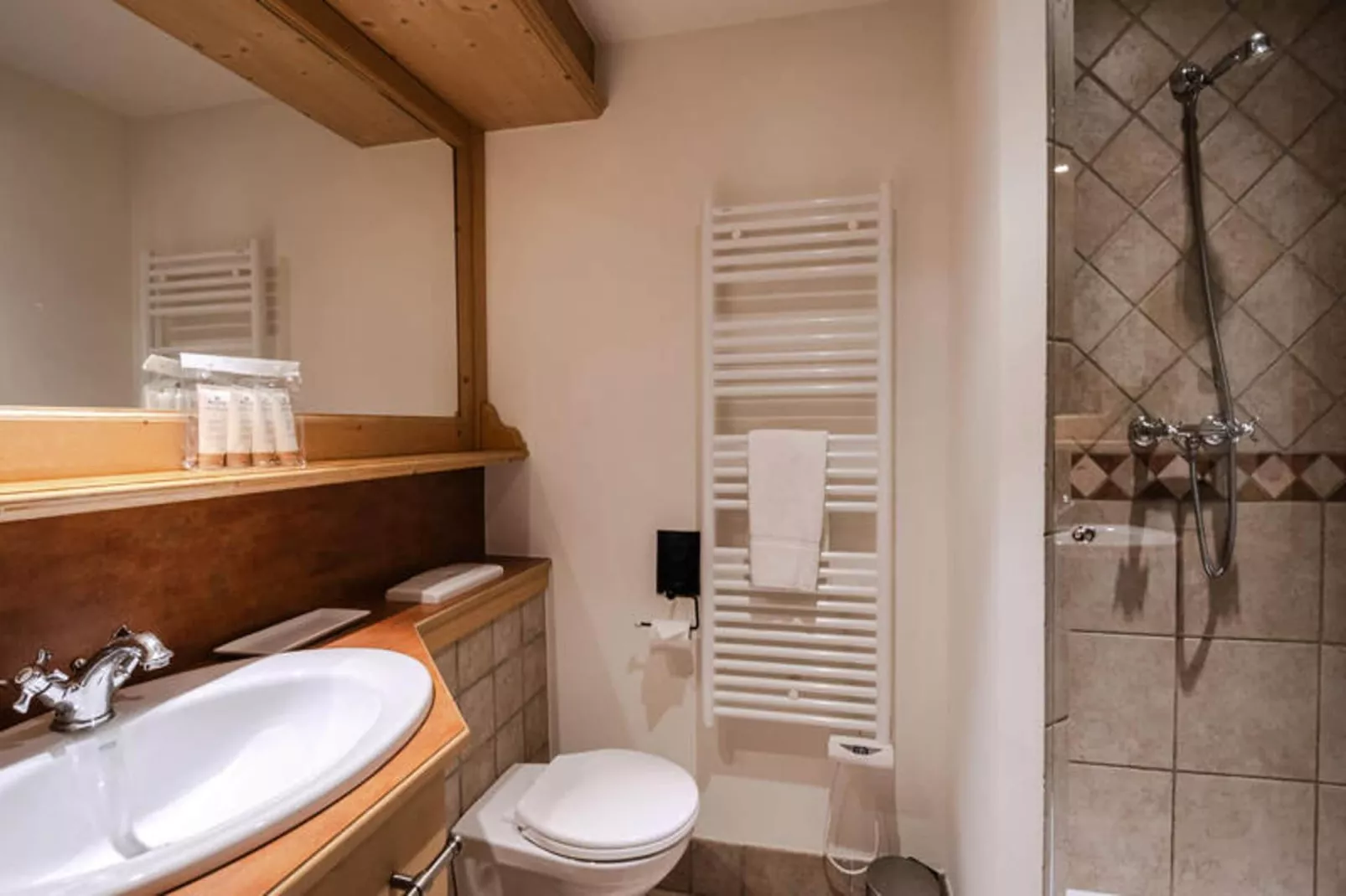 Chalets Du Savoy-Bathroom