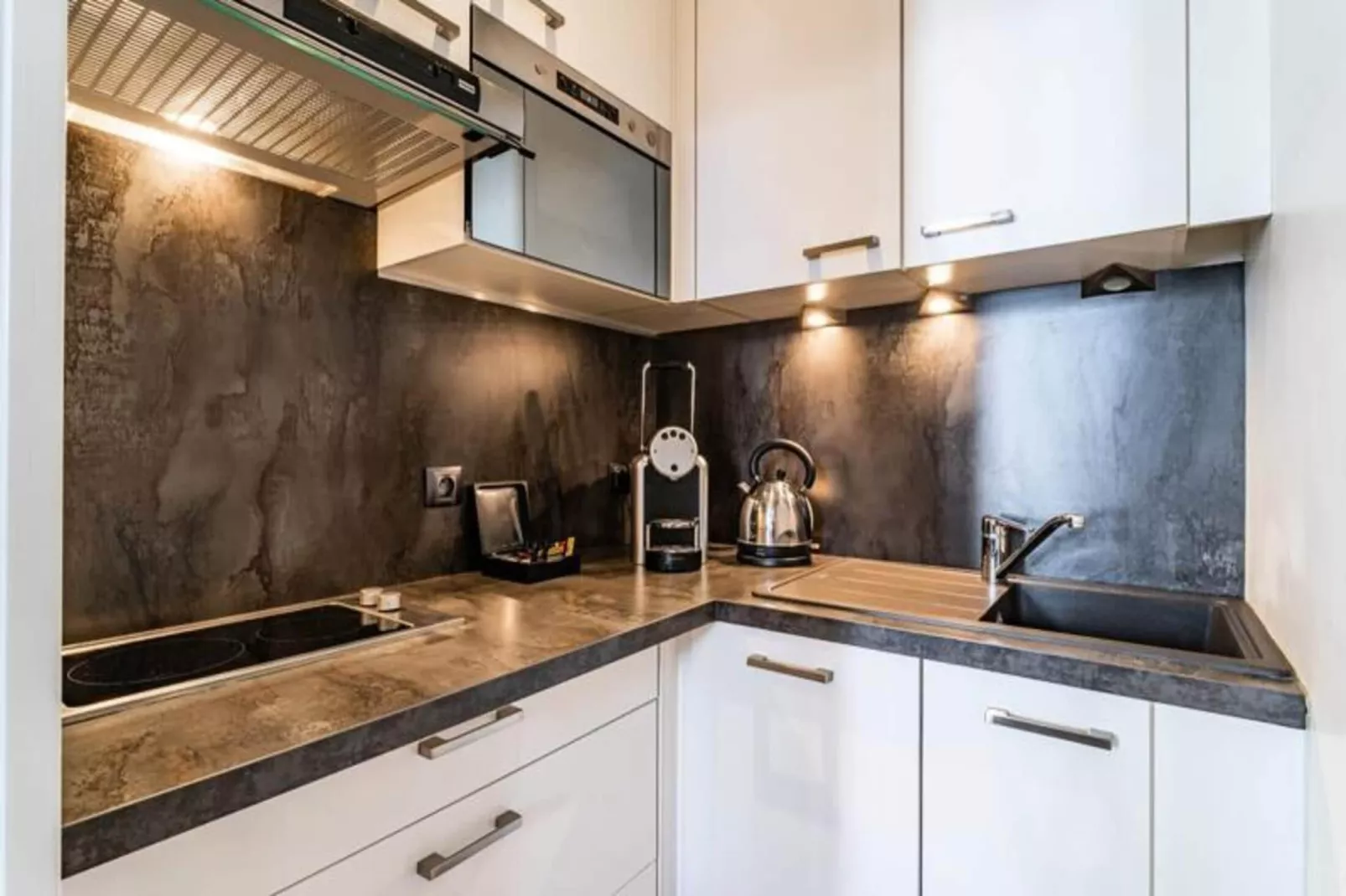 &eacute;l&eacute;gant Appartement Au C&oelig;ur Du Quartier Historique Saint-michel-Salon