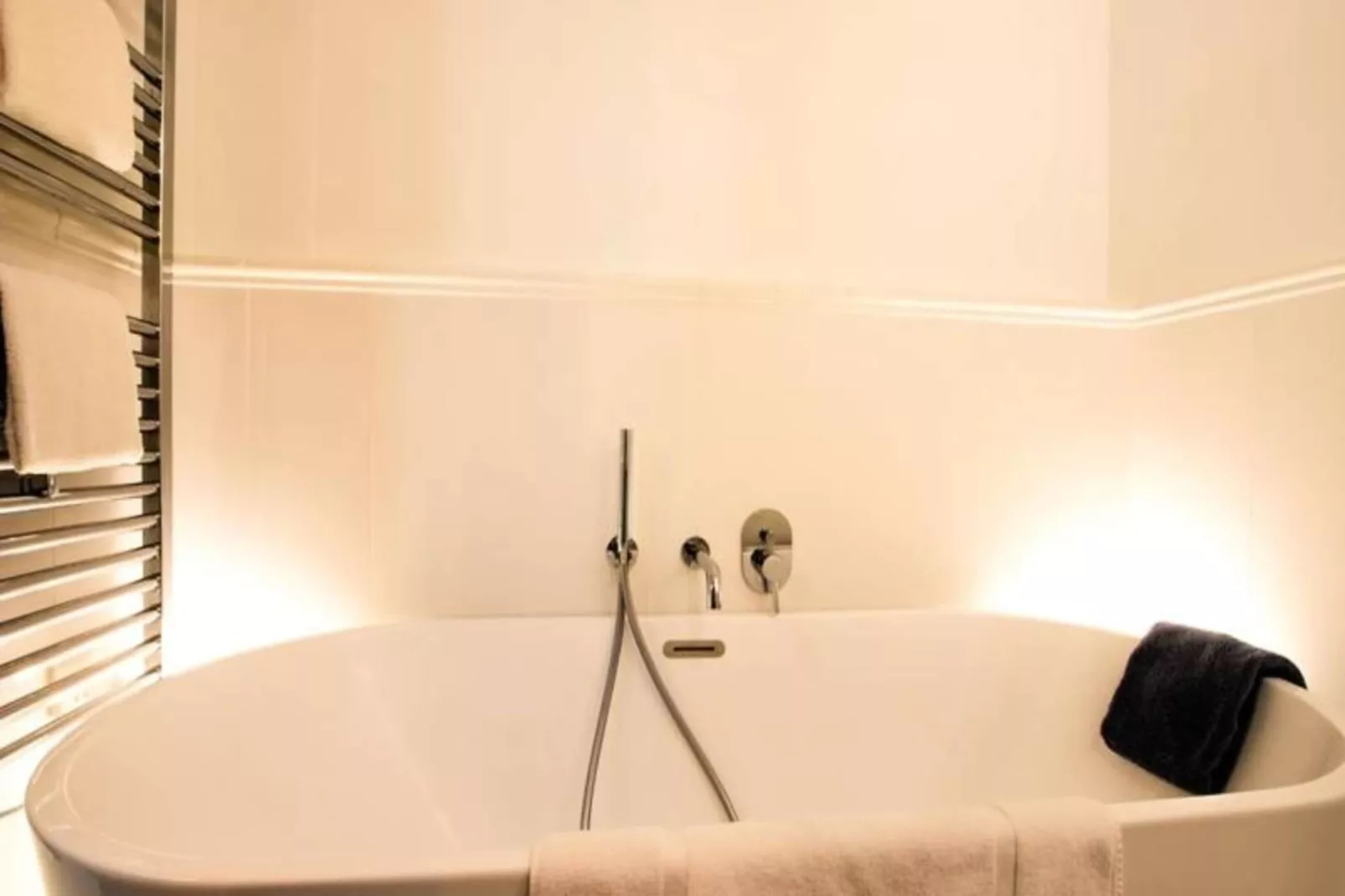 Appartement De Haut Standing Pour 6 Situ&eacute; Au Coeur Du Centre Historique-Bathroom