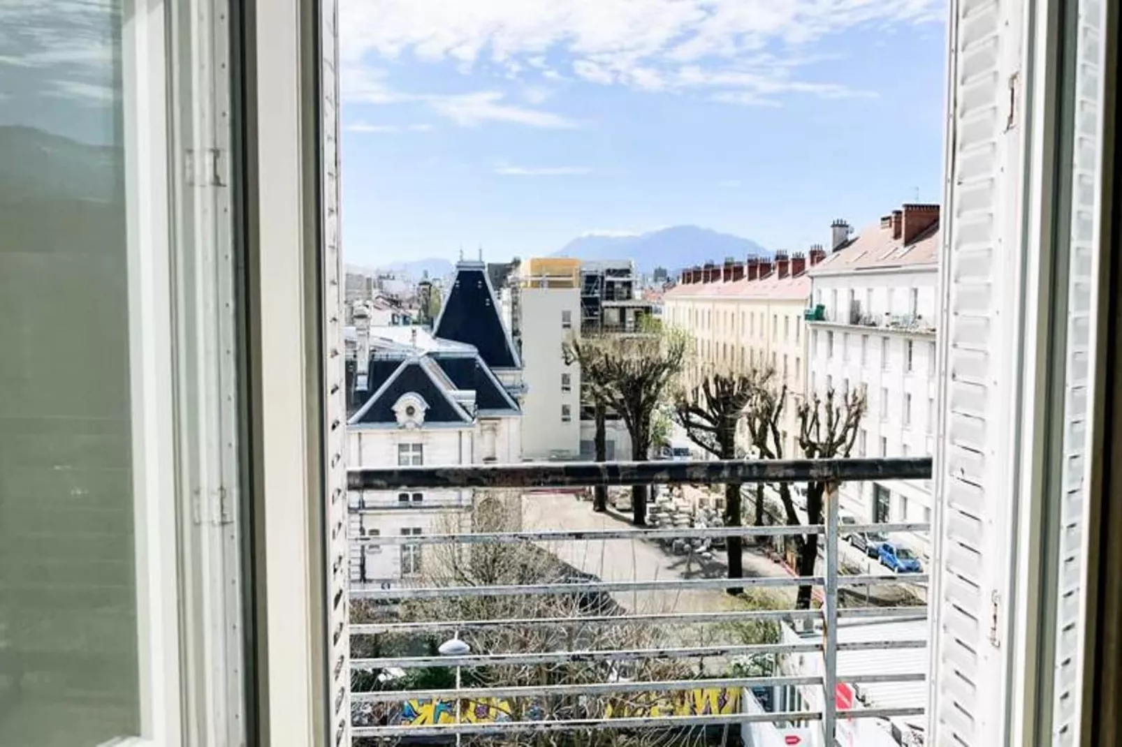 Pretty Light In Grenoble ☀ T2-View in summer