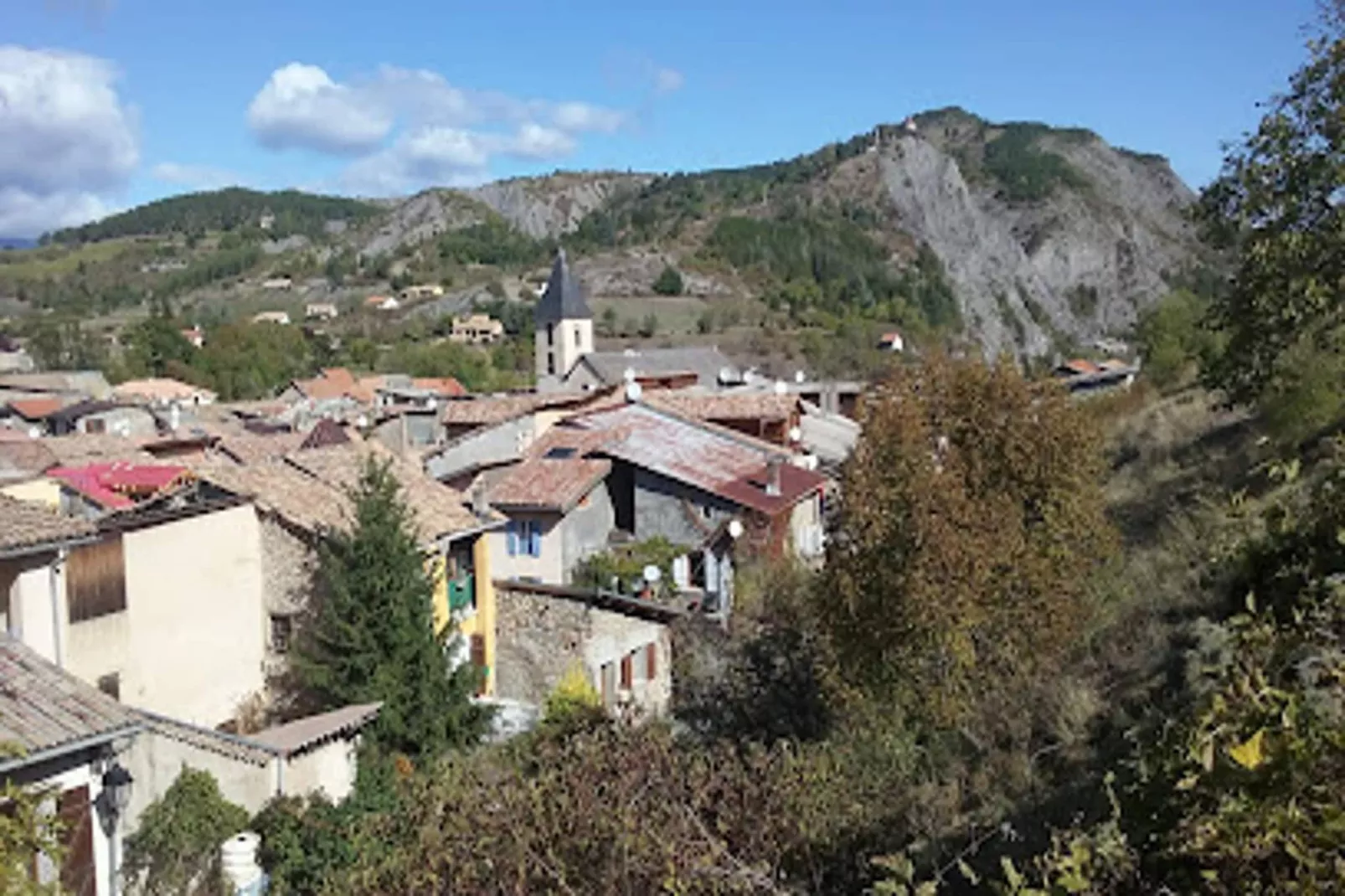 Résidence Les Bleuets-View in summer