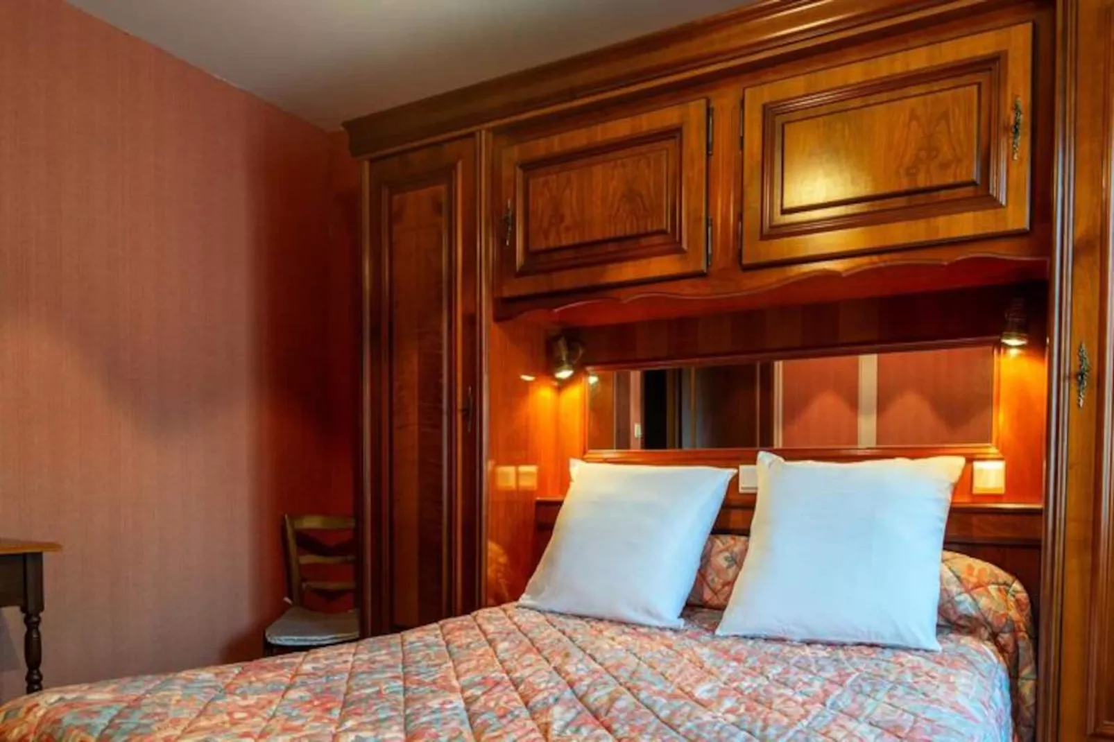 Gîte de France Bon aubrac pour 12 personnes 2 épis-Image-tags.