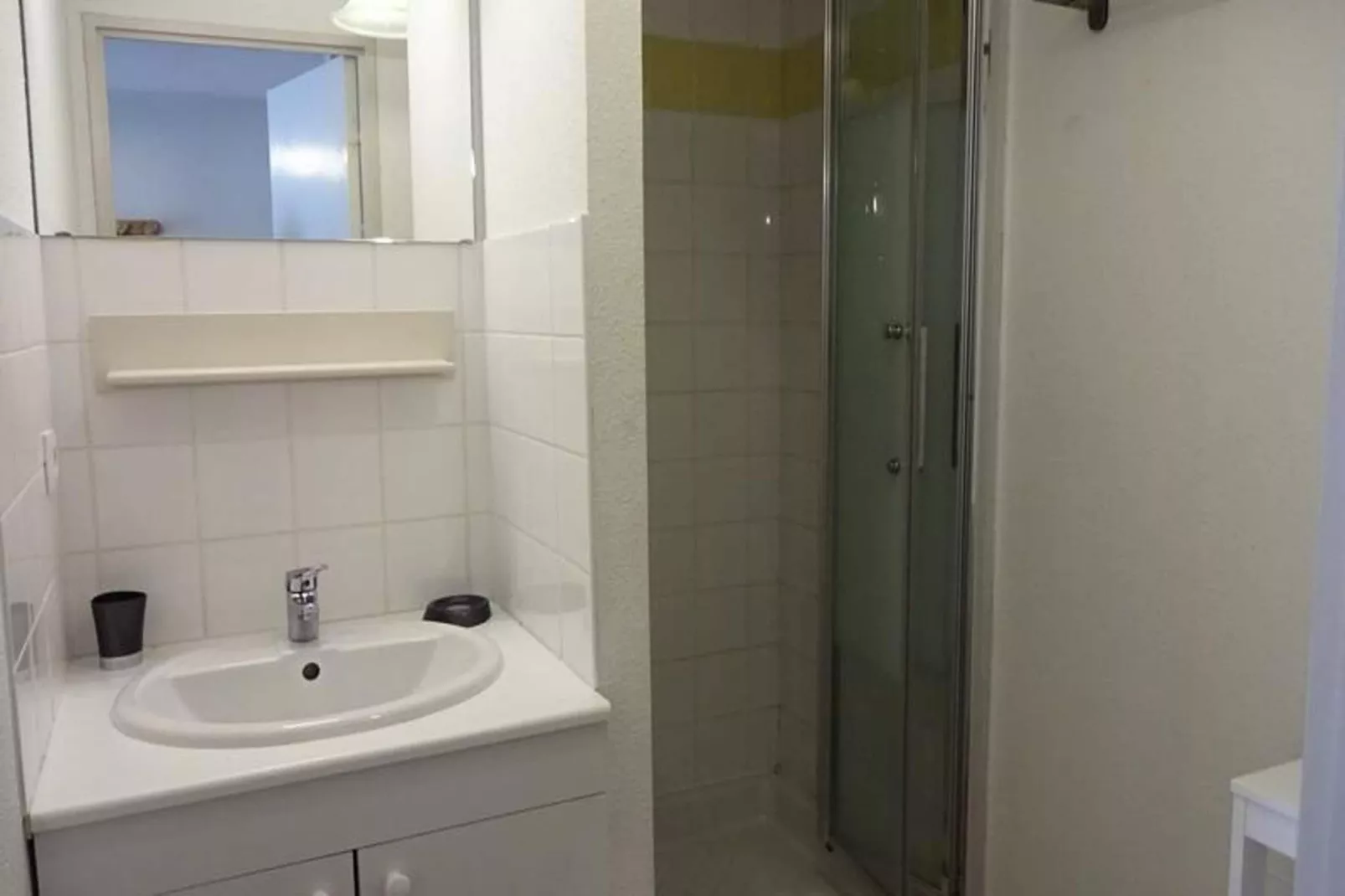 Résidence Montsegu-Salle de bain