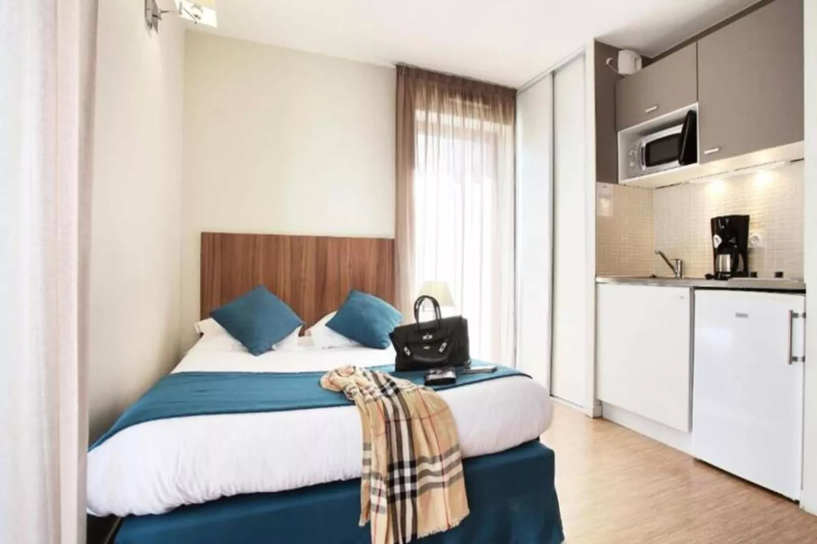 Appart'hôtel Odalys Confluence-Exterior in summer