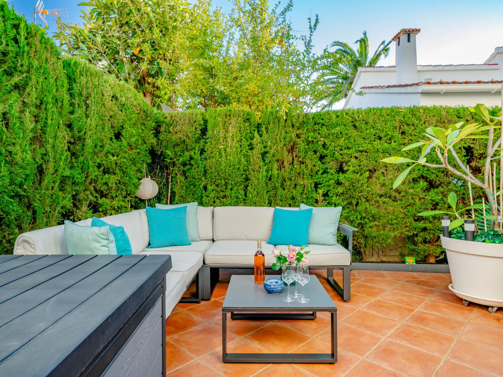 Residencia La Perla-Drinnen