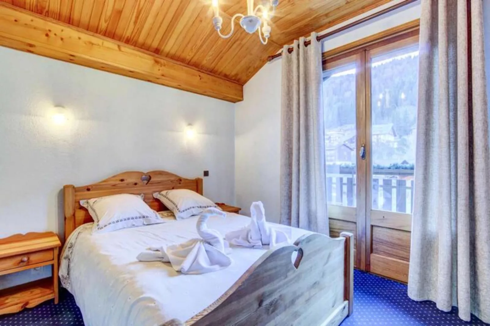 Résidence L'outo-Exterior in summer