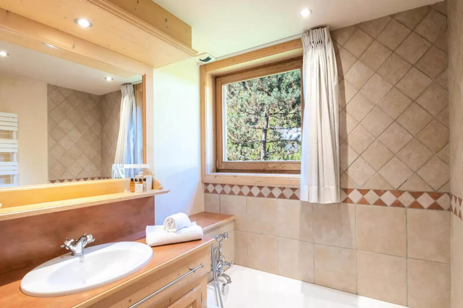 Chalets Du Savoy-Bathroom