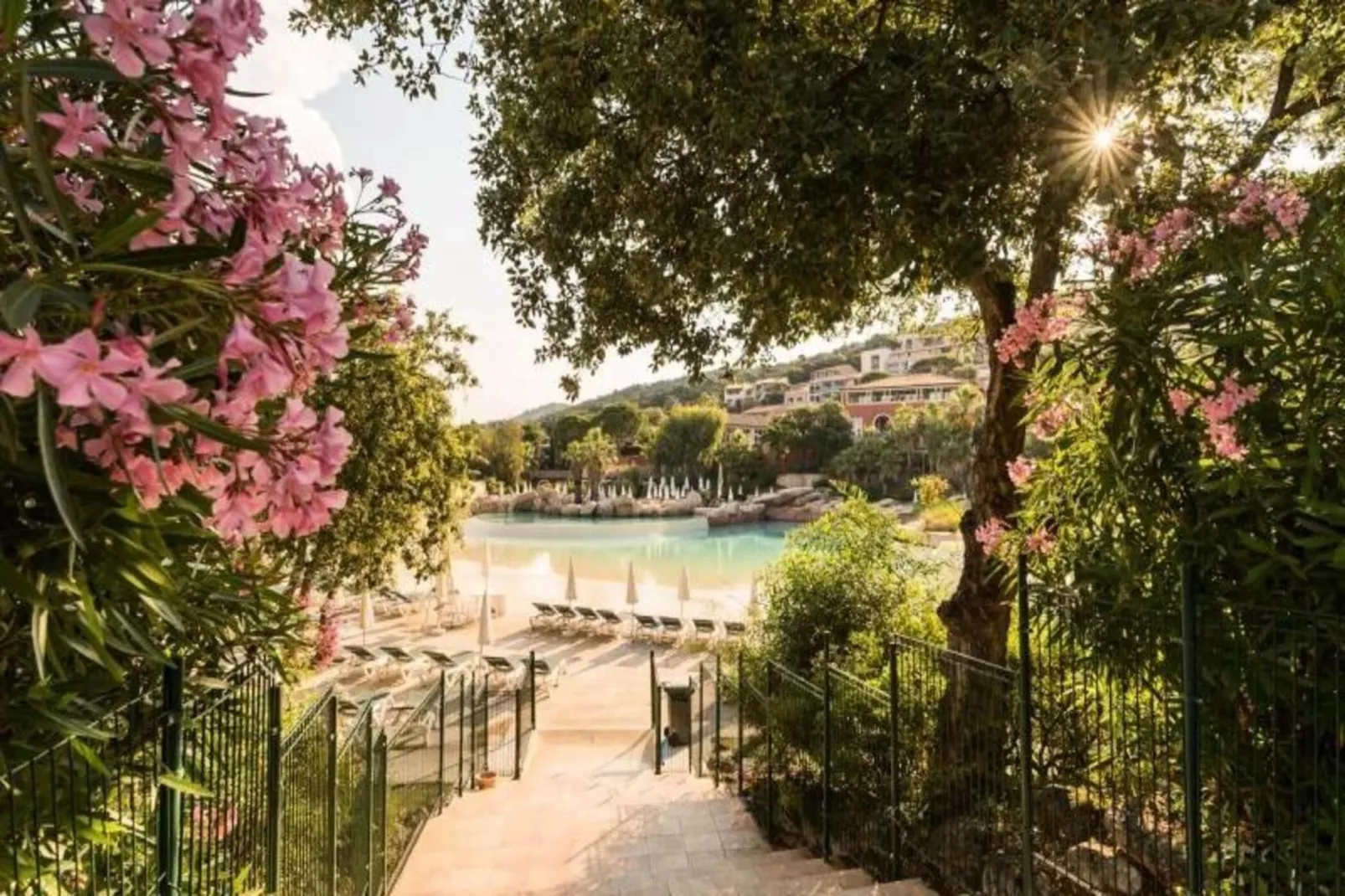Les Appartements aux Restanques du Golfe de St Tropez - maeva Home-Exterior in summer