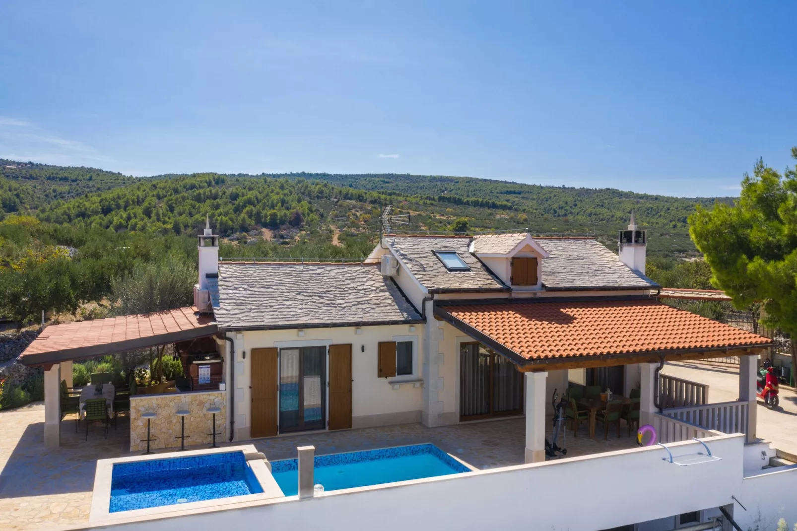 Villa Anabella - Four bedroom Villa with Swimming pool-Vue