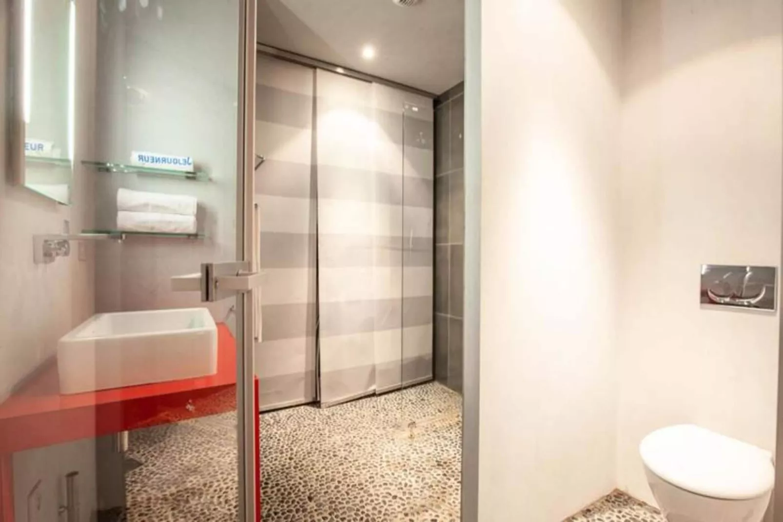 Superbe Appartement &agrave; La Belle Pierre Pour 4 Dans La Rue Des Antiquaires-Exterior in summer