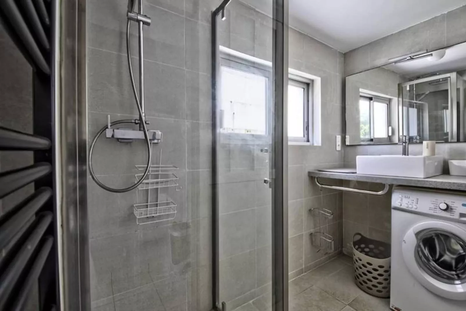 Résidence La Roseraie-Exterior in summer