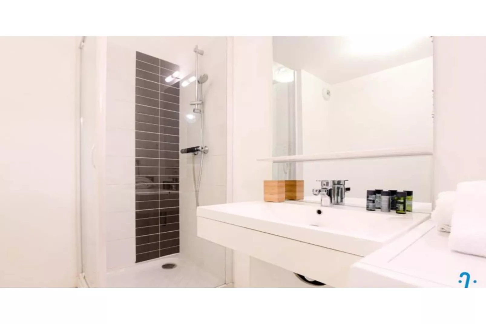 Appartement Charmant Et Moderne Pour 4 Avec Parking, Proche Cit&eacute; Du Vin-Zones été à 1 km