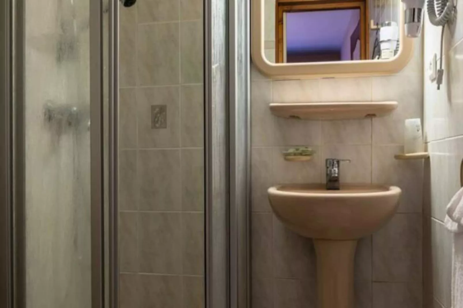 Gîte de France Bon aubrac pour 12 personnes 2 épis-Image-tags.