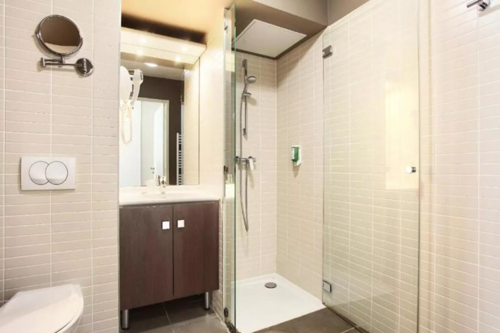 Appart'hôtel Odalys Confluence-Exterior in summer